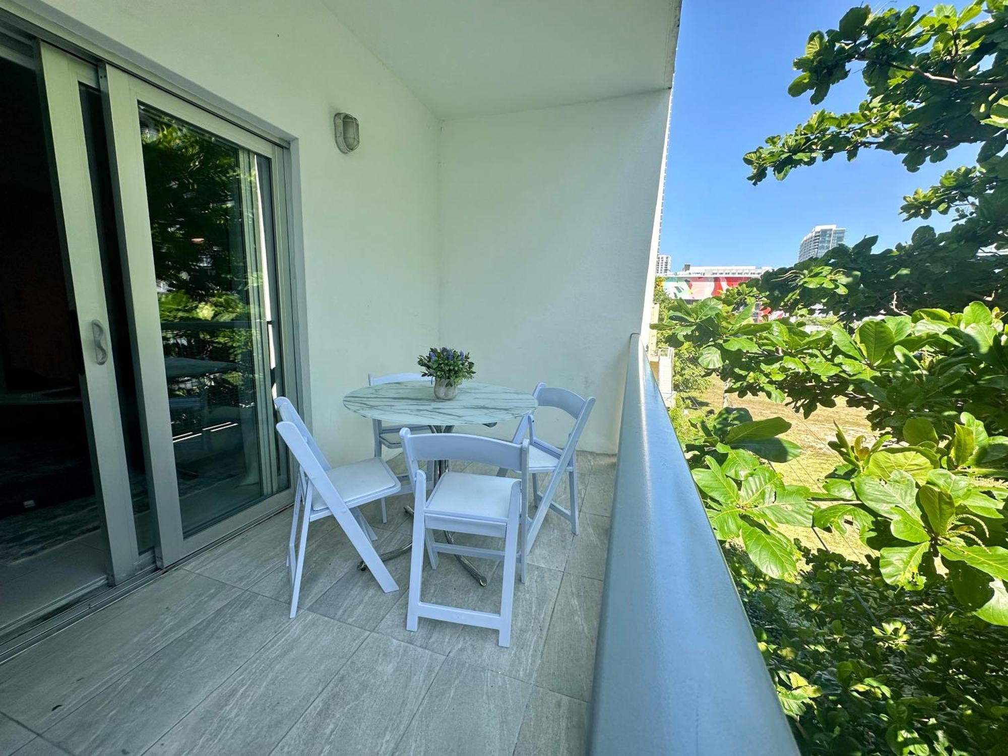 Modern Apartment In Edgewater マイアミ エクステリア 写真
